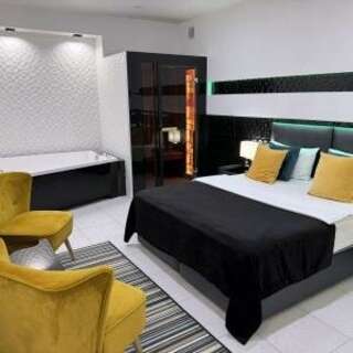 Гостиница Мистер Жулебин Москва СПА Сюит с инфракрасной кабиной (цокольный этаж, без окна)-1