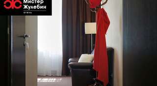 Гостиница Мистер Жулебин Москва Люкс с 2 спальнями и диваном-кроватью-1